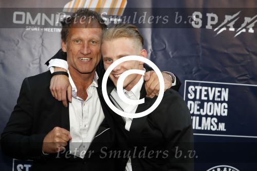 Apeldoorn 2 september 2017
Premiere Spaak in Omnisport . De hoofdrollen worden oa gespeeld door Tim Douwsma Aart Staartjes en Saskia Elise. Steven de Jong is de producent