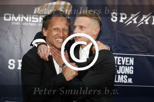 Apeldoorn 2 september 2017
Premiere Spaak in Omnisport . De hoofdrollen worden oa gespeeld door Tim Douwsma Aart Staartjes en Saskia Elise. Steven de Jong is de producent