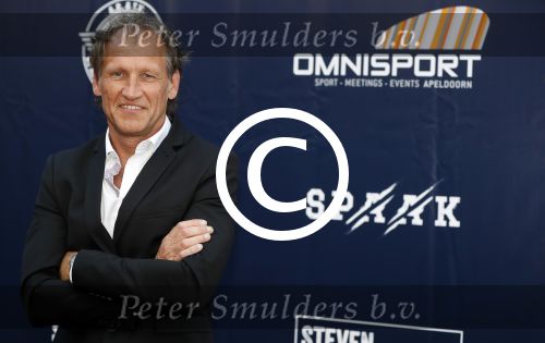 Apeldoorn 2 september 2017
Premiere Spaak in Omnisport . De hoofdrollen worden oa gespeeld door Tim Douwsma Aart Staartjes en Saskia Elise. Steven de Jong is de producent
Steven de Jong