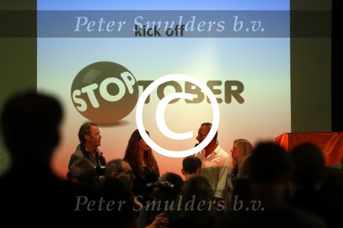 Amsterdam 8 september 2017
Presentatie 3 ambassadeurs die dit jaar gaan stoppen met roken met Stoptober, namelijk zanger Nielson, zakenvrouw Olcay Gulsen en radio-DJ Koen Hansen in Vondel CS