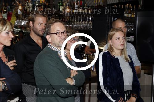Amsterdam 14 september 2017
Presentatie nieuwe produkten return to sender met Katja Schuurman. Hannah Verboom presenteert het gebeuren. Verder aanwezig de ouders van Katja Birgit Schuurman met Arne Toonen Thijs Romer Sammie en Freek  van Noortwijk. Moeder Thijs Romer