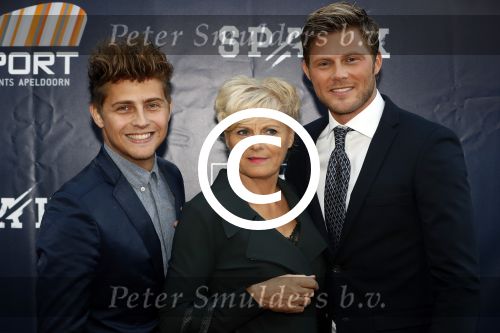 Apeldoorn 2 september 2017
Premiere Spaak in Omnisport . De hoofdrollen worden oa gespeeld door Tim Douwsma Aart Staartjes en Saskia Elise. Steven de Jong is de producent