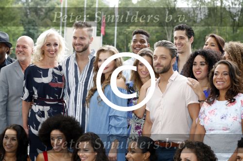 Amsterdam 6 september 2017
Perspresentatie van de musical On Your Feet bij strand Zuid. De cast met oa Ellen Evers, Jim Bakkum, Vajen van den Bosch, Albert Verlinde Nurlaila Kareem en  Tommie Christiaan