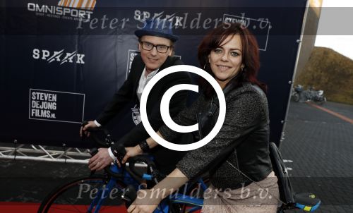 Apeldoorn 2 september 2017
Premiere Spaak in Omnisport . De hoofdrollen worden oa gespeeld door Tim Douwsma Aart Staartjes en Saskia Elise. Steven de Jong is de producent. Twarres Mirjam Timmer
