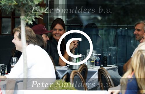 Amsterdam 7 september 2017 
Victor reinier met een vriendin op terras n amsterdam