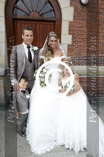 Leiden 7 juli 2017
Zanger Wesley Klein trouwt met de liefde van zijn leven Nelly! Naast zoontje Wesley en dochter Jailey in stadhuis Leiden