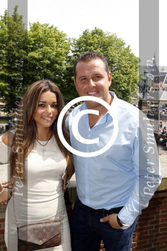 Leiden 7 juli 2017
Zanger Wesley Klein trouwt met de liefde van zijn leven Nelly! Naast zoontje Wesley en dochter Jailey in stadhuis Leiden
