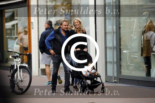 Amsterdam 1 september 2017
Wesly Bronkhorst met vriendin en haar dochter op de pc hooftstraat