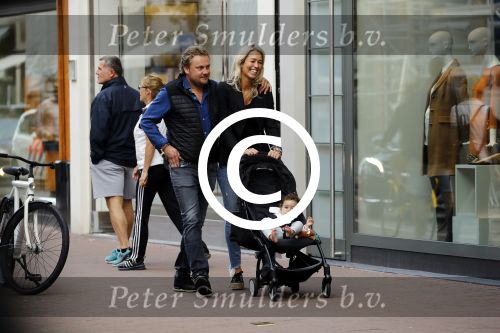 Amsterdam 1 september 2017
Wesly Bronkhorst met vriendin en haar dochter op de pc hooftstraat