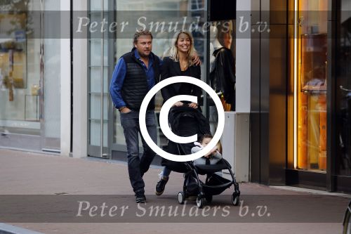 Amsterdam 1 september 2017
Wesly Bronkhorst met vriendin en haar dochter op de pc hooftstraat