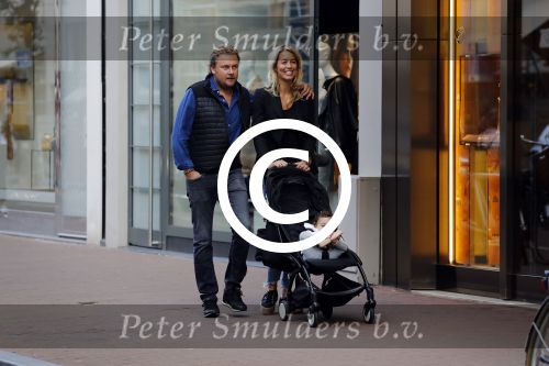 Amsterdam 1 september 2017
Wesly Bronkhorst met vriendin en haar dochter op de pc hooftstraat