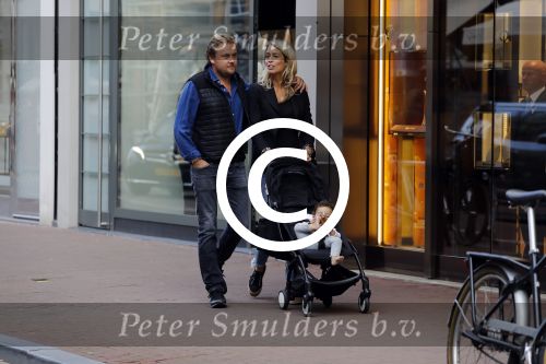 Amsterdam 1 september 2017
Wesly Bronkhorst met vriendin en haar dochter op de pc hooftstraat