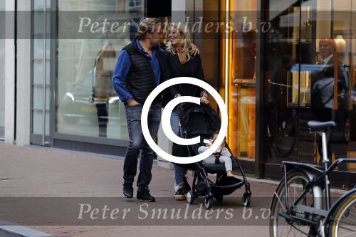 Amsterdam 1 september 2017
Wesly Bronkhorst met vriendin en haar dochter op de pc hooftstraat