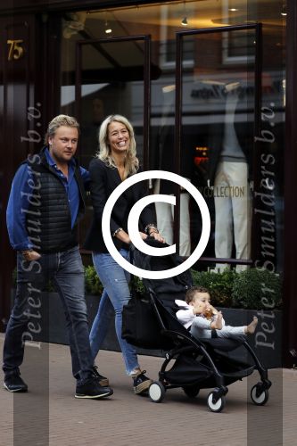 Amsterdam 1 september 2017
Wesly Bronkhorst met vriendin en haar dochter op de pc hooftstraat