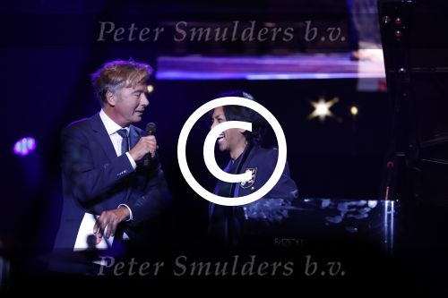 Amsterdam 16 september 2017 
Bert v Leeuwen presenteert het gala van het leger des Hils. Wibi Soerjadi treedt op