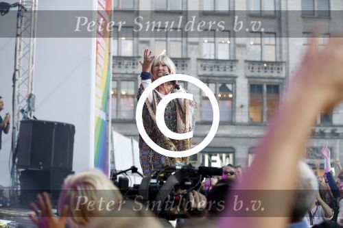 Amsterdam 6 augustus 2017 
Willeke Alberti en Candy Dulfer treden op ter afsluiting van de Gay parade op de dam.