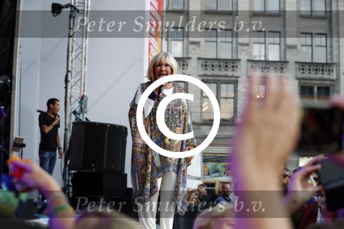 Amsterdam 6 augustus 2017 
Willeke Alberti en Candy Dulfer treden op ter afsluiting van de Gay parade op de dam.