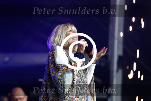 Amsterdam 6 augustus 2017 
Willeke Alberti en Candy Dulfer treden op ter afsluiting van de Gay parade op de dam.
