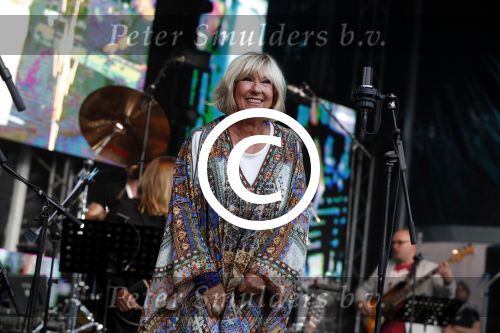 Amsterdam 6 augustus 2017 
Willeke Alberti en Candy Dulfer treden op ter afsluiting van de Gay parade op de dam.