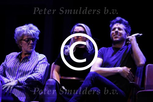Hoorn 12 september 2017
Albert Verlinde en stage entertainment presenteren cast Annie MG Schmidt. Simone Kleinsma William Spaaij Marjolein TouwWim v d Driessche en Jeske v d Staak
De repetities waren in de schouwburg van Hoorn.
