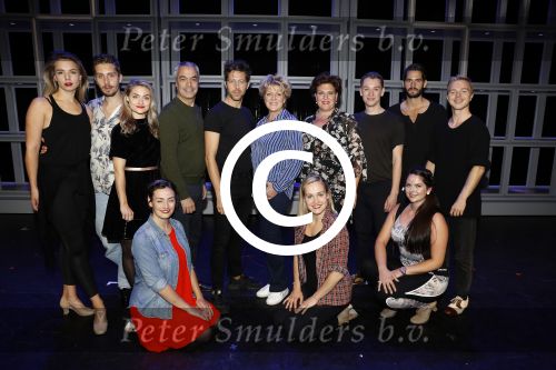 Hoorn 12 september 2017
Albert Verlinde en stage entertainment presenteren cast Annie MG Schmidt. Simone Kleinsma William Spaaij Marjolein TouwWim v d Driessche en Jeske v d Staak
De repetities waren in de schouwburg van Hoorn.