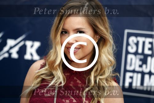 Apeldoorn 2 september 2017
Premiere Spaak in Omnisport . De hoofdrollen worden oa gespeeld door Tim Douwsma Aart Staartjes en Saskia Elise. Steven de Jong is de producent
Yvonne Koldeweijer