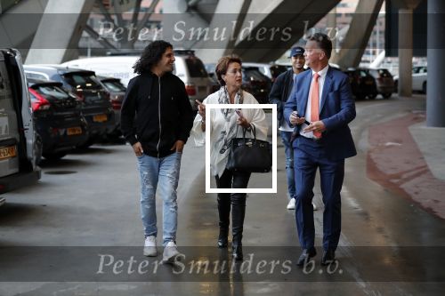 Amsterdam 6 mei 2018
Nederland-Peru 2-1 . Afscheidswedstrijd Wesley Sneijder . Zijn vrouw Yolanthe Sneijder Cabau en zoons Jessey en Xess Xava zijn natuurlijk aanwezig. Ali B met Louis en Truus v Gaal