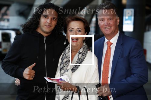 Amsterdam 6 mei 2018
Nederland-Peru 2-1 . Afscheidswedstrijd Wesley Sneijder . Zijn vrouw Yolanthe Sneijder Cabau en zoons Jessey en Xess Xava zijn natuurlijk aanwezig. Ali B met Louis en Truus v Gaal
