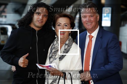 Amsterdam 6 mei 2018
Nederland-Peru 2-1 . Afscheidswedstrijd Wesley Sneijder . Zijn vrouw Yolanthe Sneijder Cabau en zoons Jessey en Xess Xava zijn natuurlijk aanwezig. Ali B met Louis en Truus v Gaal