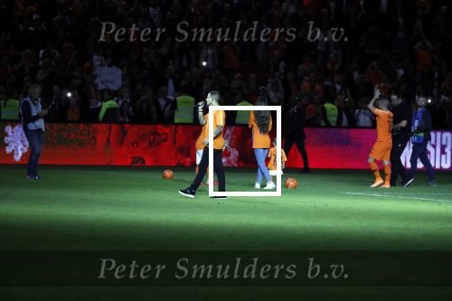 Amsterdam 6 mei 2018
Nederland-Peru 2-1 . Afscheidswedstrijd Wesley Sneijder . Zijn vrouw Yolanthe Sneijder Cabau en zoons Jessey en Xess Xava zijn natuurlijk aanwezig. Andre Hazes zong voor Wesley