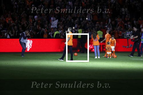 Amsterdam 6 mei 2018
Nederland-Peru 2-1 . Afscheidswedstrijd Wesley Sneijder . Zijn vrouw Yolanthe Sneijder Cabau en zoons Jessey en Xess Xava zijn natuurlijk aanwezig. Andre Hazes zong voor Wesley