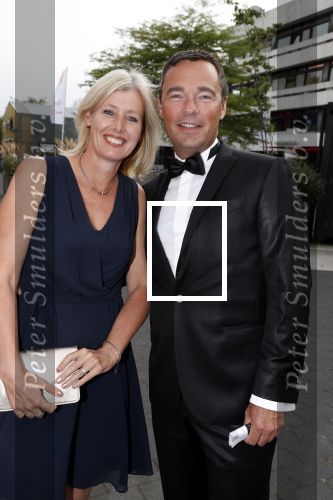 Hilversum 3 september 2018
Telegraaf voetballer van het jaar in studio 21. Arnoud Zuiderdorp met vrouw
