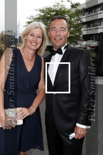 Hilversum 3 september 2018
Telegraaf voetballer van het jaar in studio 21. Arnoud Zuiderdorp met vrouw