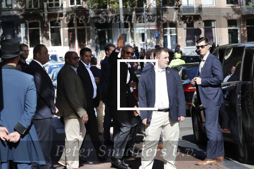 Amsterdam 29 september 2018
Barrack Obama verlaat het amstel hotel . Hij had ongeveer 10 man beveiliging bij zich.