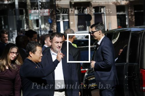 Amsterdam 29 september 2018
Barrack Obama verlaat het amstel hotel . Hij had ongeveer 10 man beveiliging bij zich.
