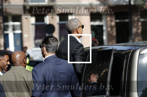 Amsterdam 29 september 2018
Barrack Obama verlaat het amstel hotel . Hij had ongeveer 10 man beveiliging bij zich.