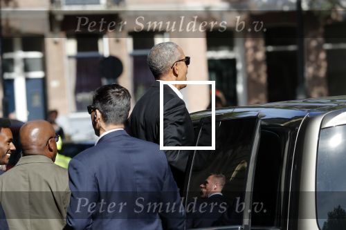Amsterdam 29 september 2018
Barrack Obama verlaat het amstel hotel . Hij had ongeveer 10 man beveiliging bij zich.
