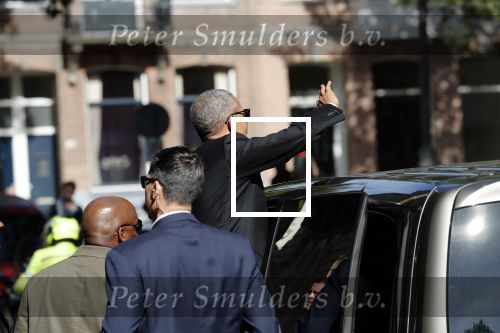 Amsterdam 29 september 2018
Barrack Obama verlaat het amstel hotel . Hij had ongeveer 10 man beveiliging bij zich.