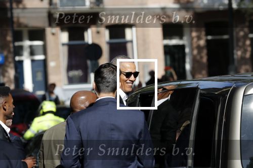 Amsterdam 29 september 2018
Barrack Obama verlaat het amstel hotel . Hij had ongeveer 10 man beveiliging bij zich.