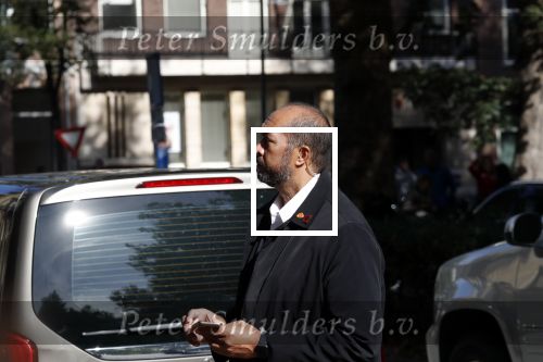 Amsterdam 29 september 2018
Barrack Obama verlaat het amstel hotel . Hij had ongeveer 10 man beveiliging bij zich.