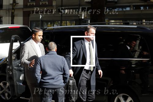 Amsterdam 29 september 2018
Barrack Obama verlaat het amstel hotel . Hij had ongeveer 10 man beveiliging bij zich.