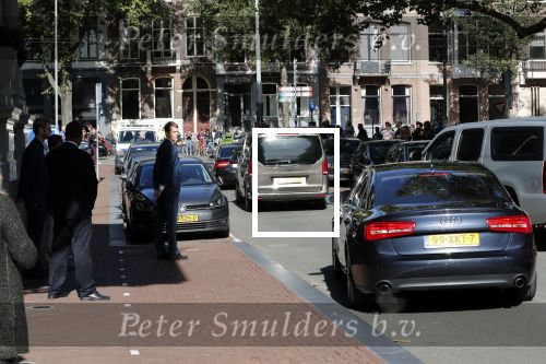 Amsterdam 29 september 2018
Barrack Obama verlaat het amstel hotel . Hij had ongeveer 10 man beveiliging bij zich.
