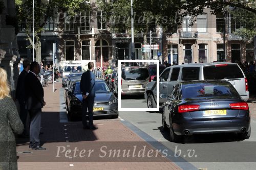 Amsterdam 29 september 2018
Barrack Obama verlaat het amstel hotel . Hij had ongeveer 10 man beveiliging bij zich.