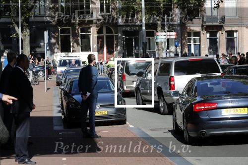 Amsterdam 29 september 2018
Barrack Obama verlaat het amstel hotel . Hij had ongeveer 10 man beveiliging bij zich.
