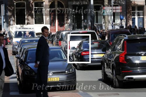 Amsterdam 29 september 2018
Barrack Obama verlaat het amstel hotel . Hij had ongeveer 10 man beveiliging bij zich.