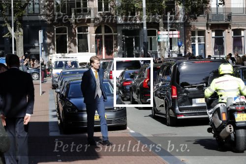 Amsterdam 29 september 2018
Barrack Obama verlaat het amstel hotel . Hij had ongeveer 10 man beveiliging bij zich.