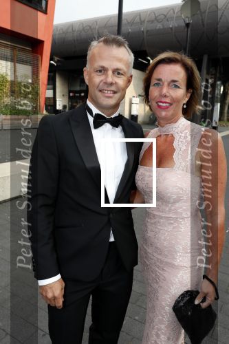 Hilversum 3 september 2018
Telegraaf voetballer van het jaar in studio 21. Bjorn Kuipers met zijn vrouw