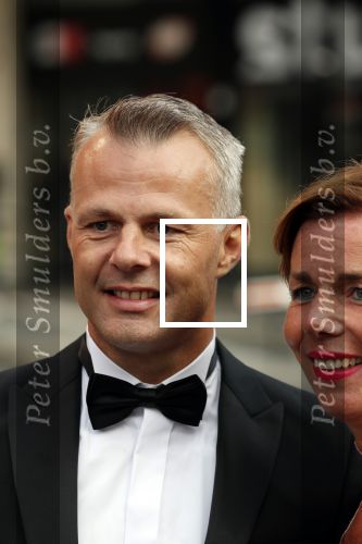 Hilversum 3 september 2018
Telegraaf voetballer van het jaar in studio 21. Bjorn Kuipers met zijn vrouw