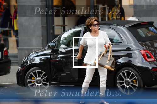 Amsterdam 1 september 2018
Christine Kroonenberg doet met haar moeder boodschappen in Amsterdam zuid.
