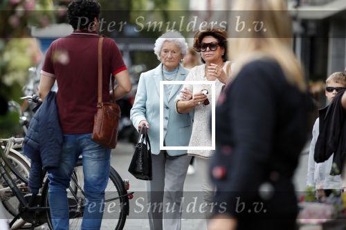 Amsterdam 1 september 2018
Christine Kroonenberg doet met haar moeder boodschappen in Amsterdam zuid.